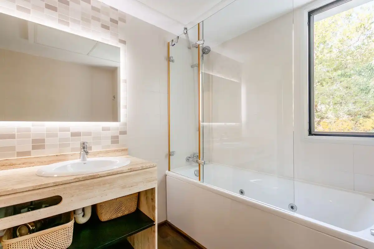 Baño de Piso en venta en Eivissa con Aire acondicionado, Calefacción y Terraza