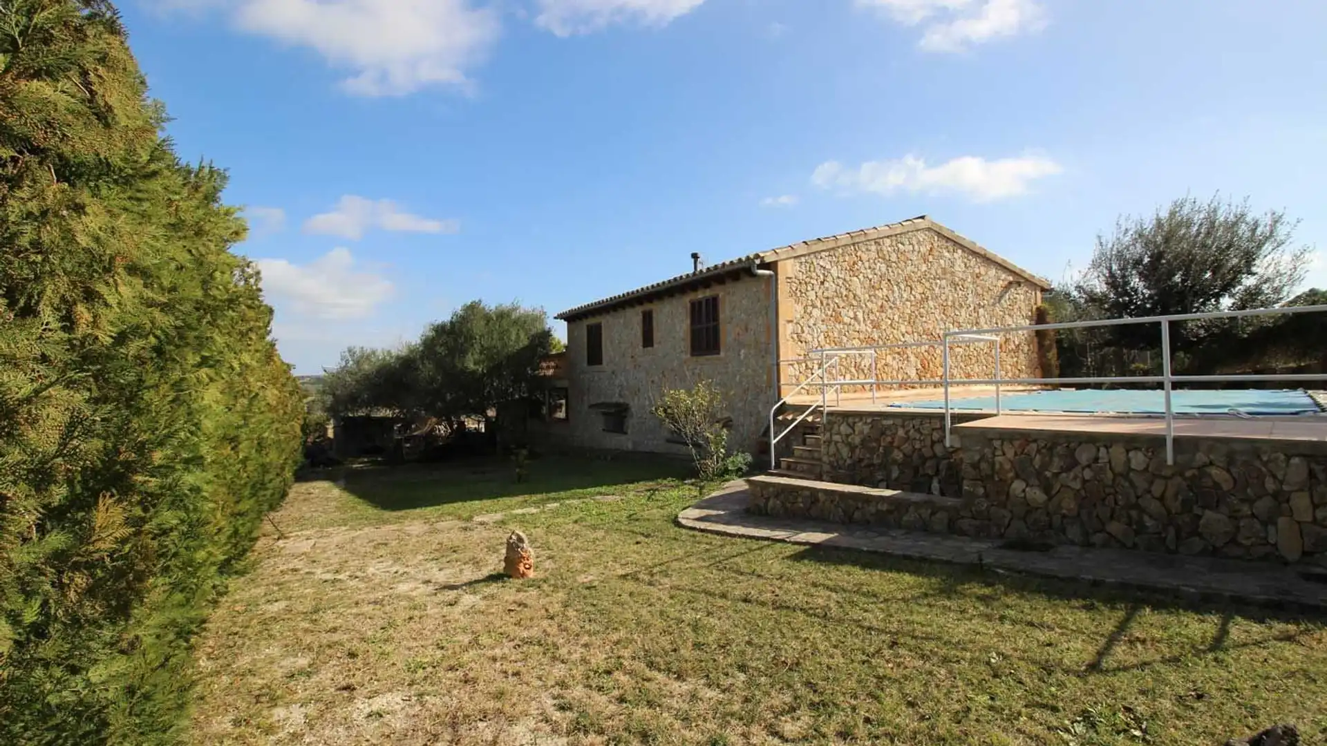 Vista exterior de Terreny en venda en Petra
