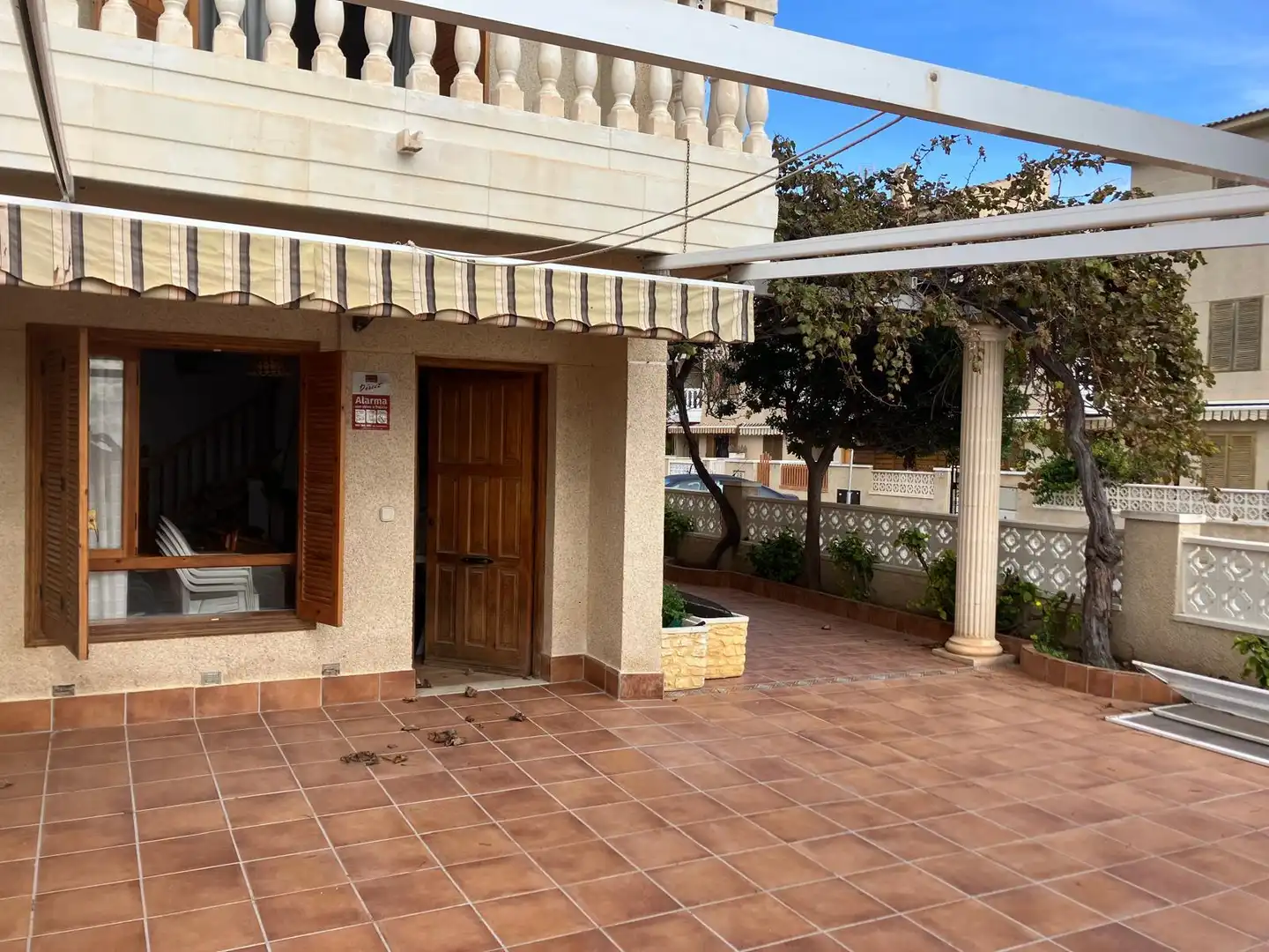 Terrasse von Einfamilien-Reihenhaus zur Miete in Santa Pola mit Möbliert und Haustiere erlaubt