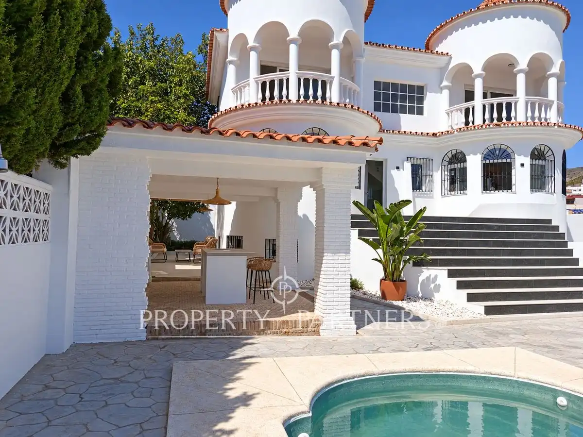 Villa con piscina in vendita a Calle Febrero