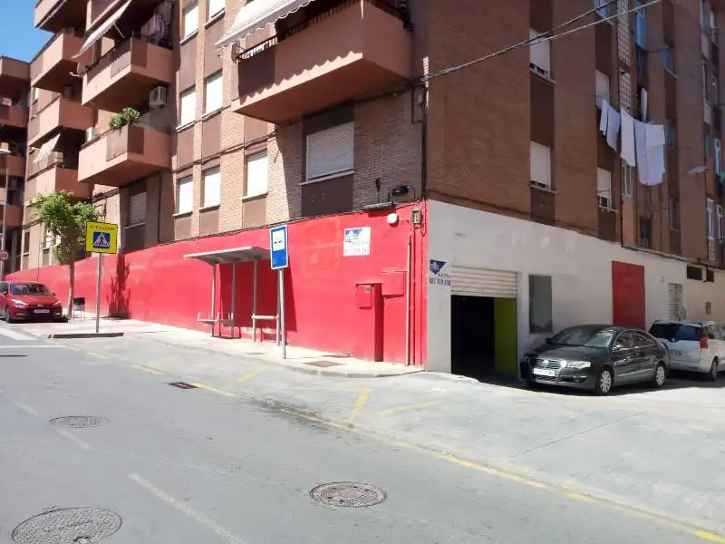 Gewerbefläche zur Miete in Zona Sur - Av. de España - San Miguel