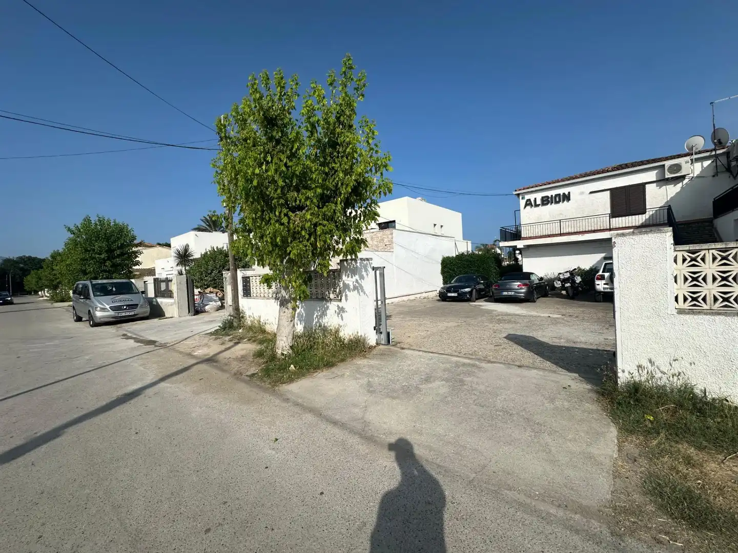 Vista exterior de Apartament en venda en Empuriabrava amb Aire condicionat, Jardí privat i Moblat