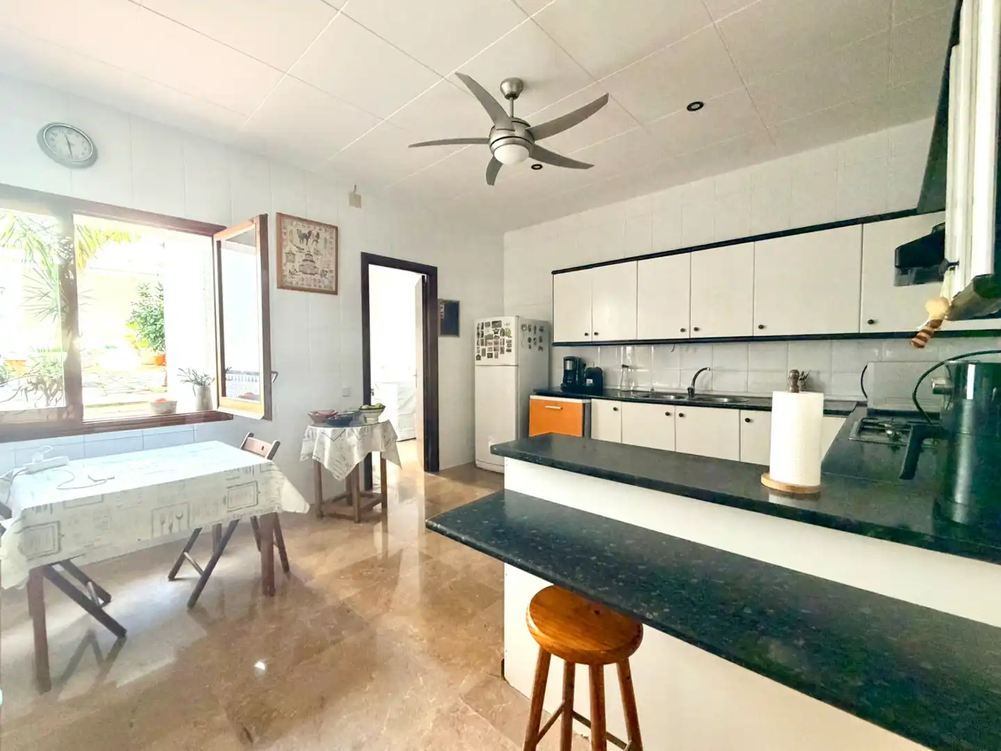 Cocina de Casa o chalet en venta en El Masnou con Aire acondicionado, Calefacción y Terraza