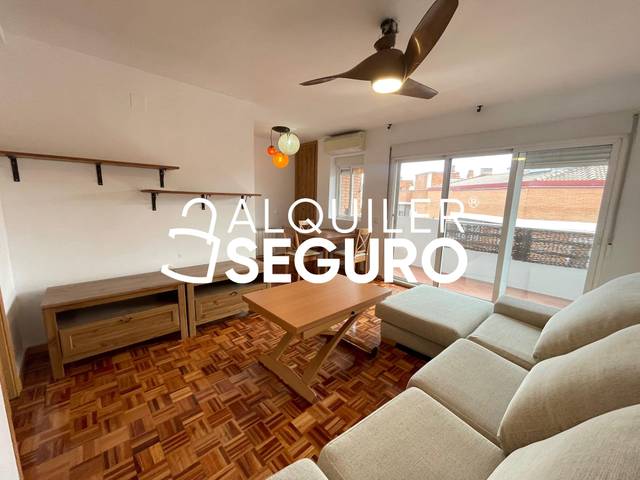 Piso en Alquiler en de Benito Prieto  en Opañel