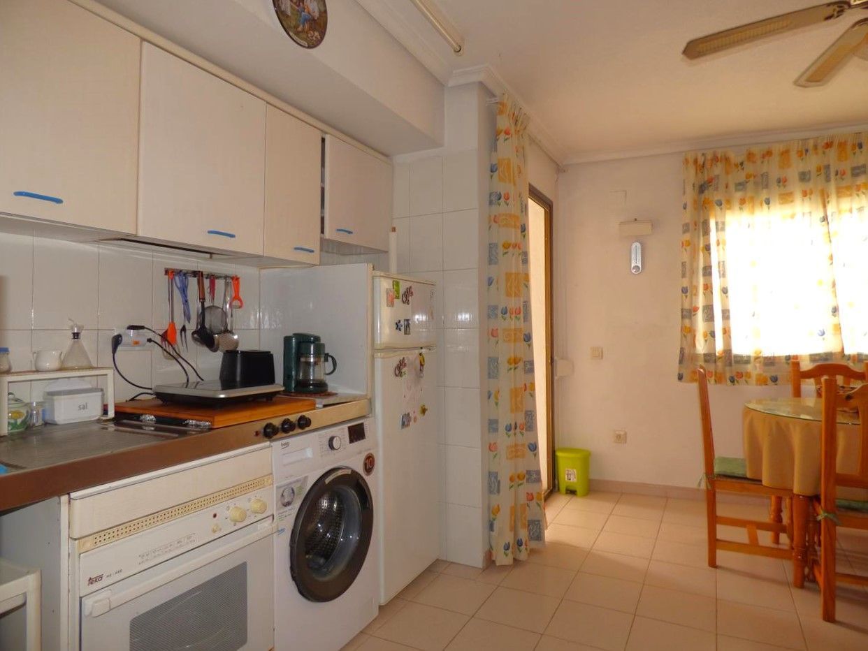 Cocina de Apartamento en venta en Benidorm con Terraza, Amueblado y Piscina comunitaria