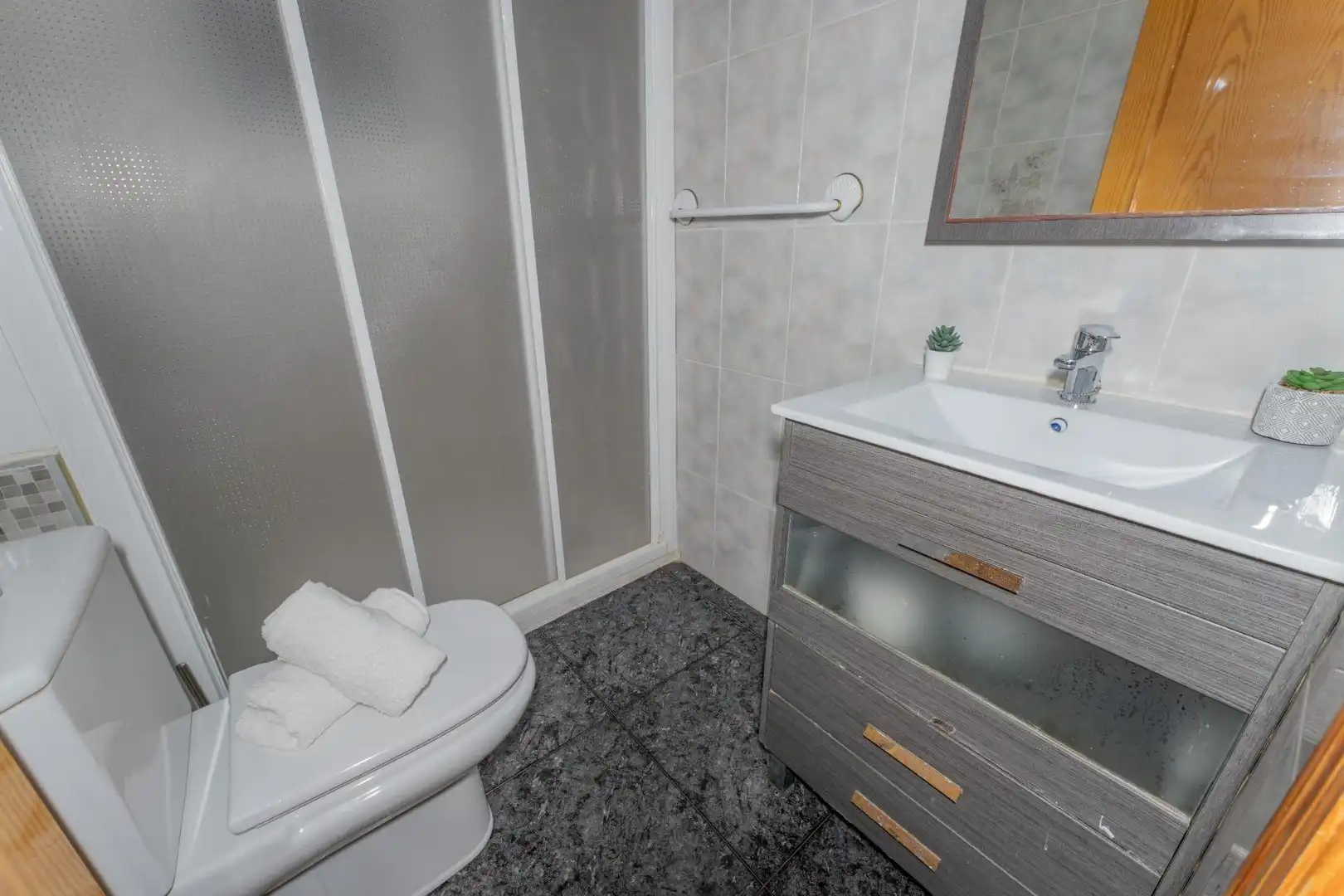 Baño de Piso en venta en Elche / Elx con Amueblado