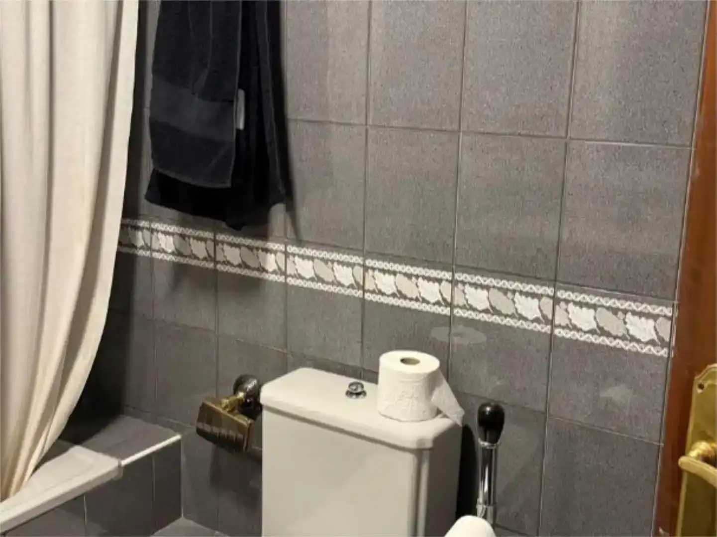 Bathroom of Flat for sale in La Alberca   with Balcony