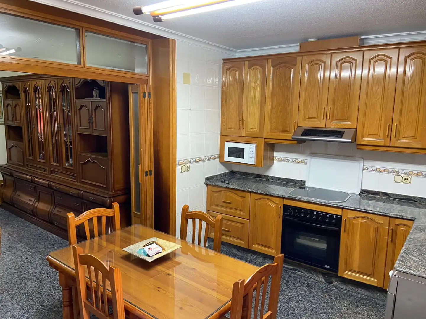 Küche von Einfamilien-Reihenhaus zum Verkauf in Alcantarilla mit Klimaanlage, Terrasse und Möbliert