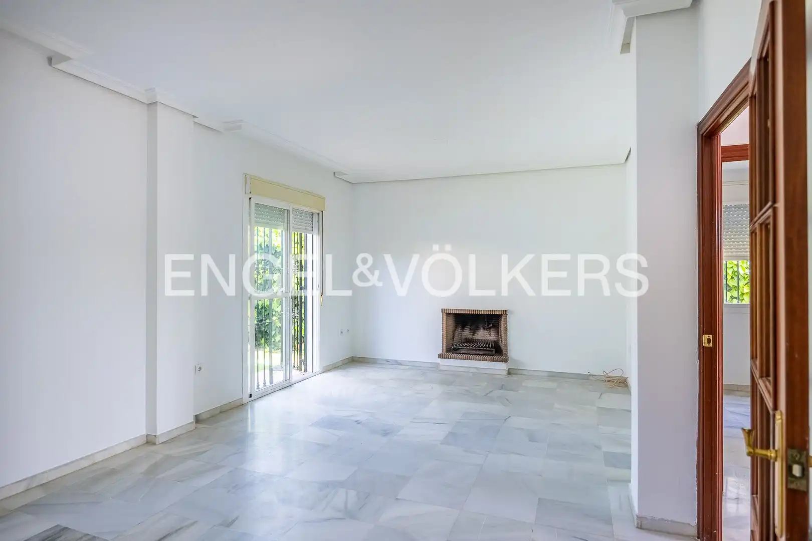 Sala d'estar de Casa adosada en venda en Espartinas amb Calefacció, Jardí privat i Terrassa