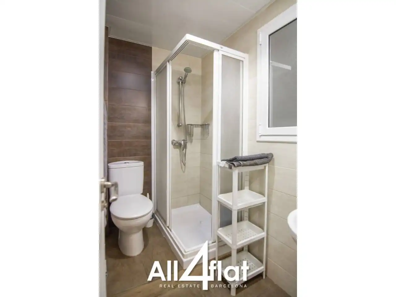 Bathroom of Flat for rent in Barcelona  with Furnished and Alarm
