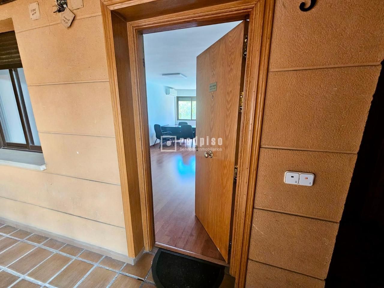 Office for sale in Alcalá de Henares  with Air Conditioner