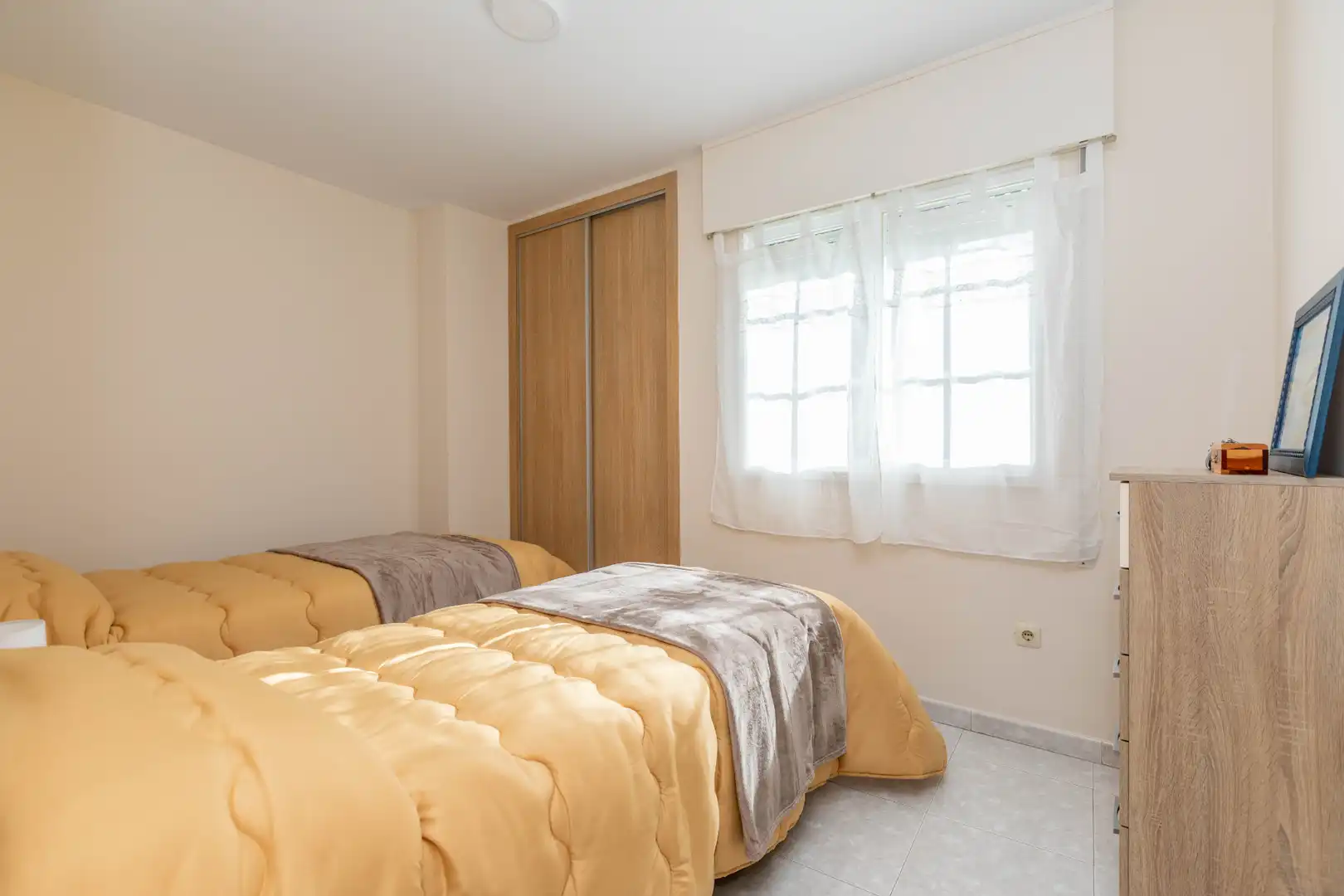 Dormitori de Apartament en venda en Sanxenxo amb Calefacció, Terrassa i Moblat
