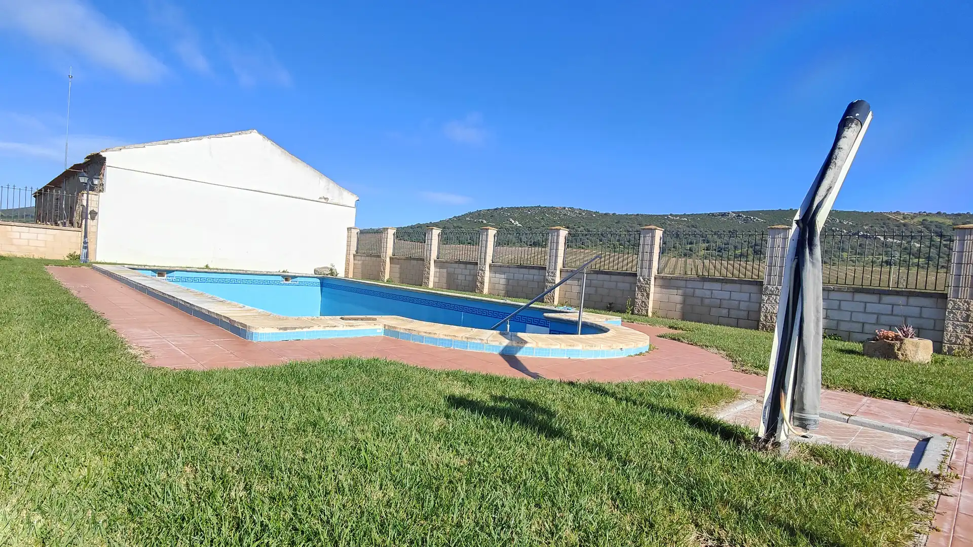 Houses for sale in Calle Lopez de Ayala, Rena