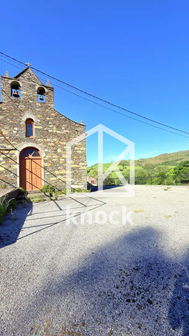 Vista exterior de Casa o xalet en venda en Valdés - Luarca amb Calefacció i Jardí privat