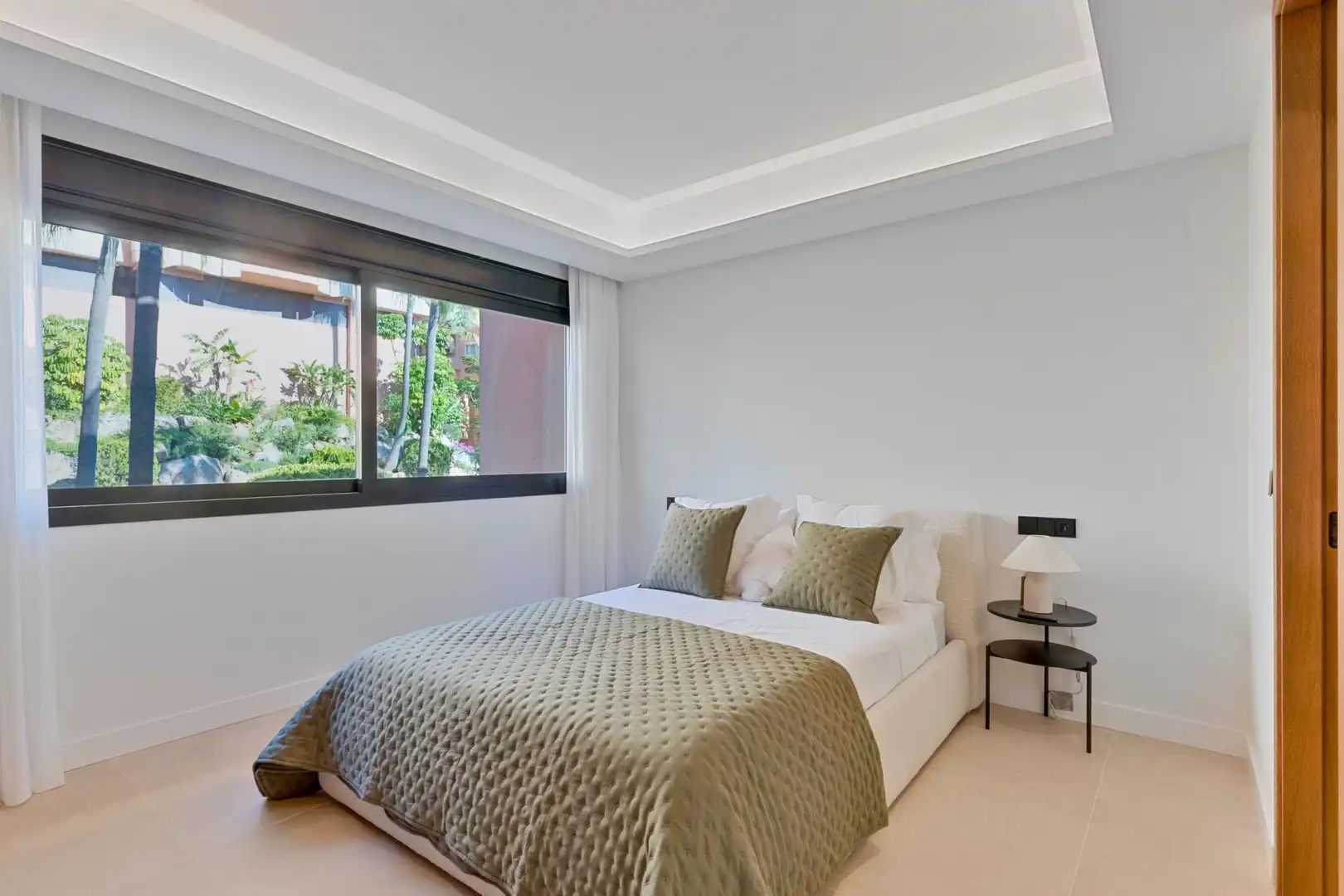 Bedroom of Apartments for sale in Marbella  with Air Conditioner, Terrace and Swimming Pool