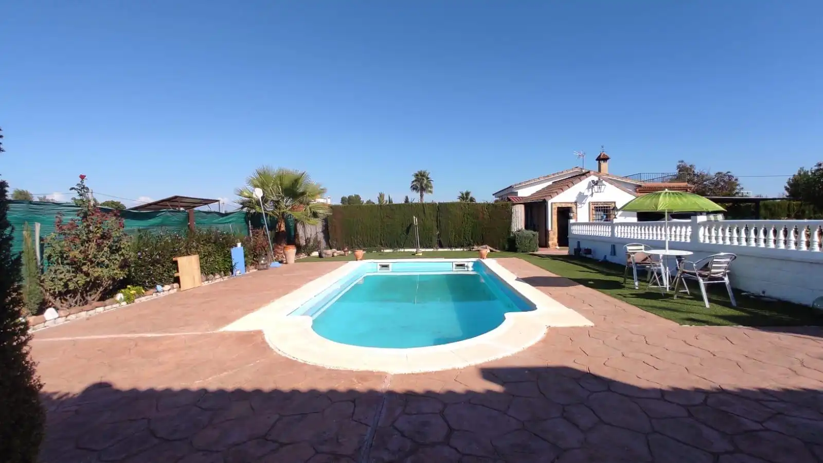 Jardí de Finca rústica en venda en El Carpio amb Traster, Piscina i Moblat