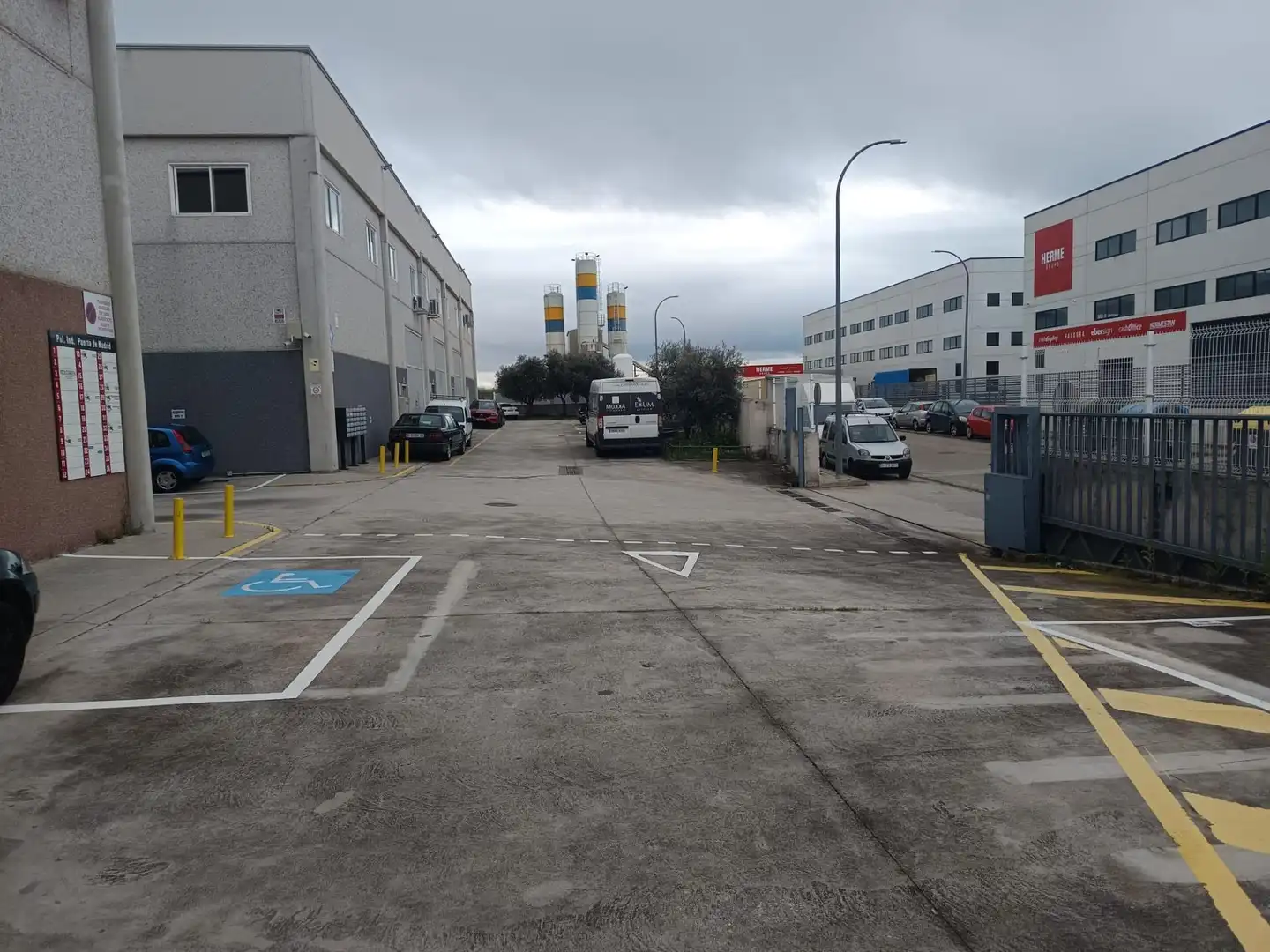 Parking de Nave industrial en venta en Casarrubuelos
