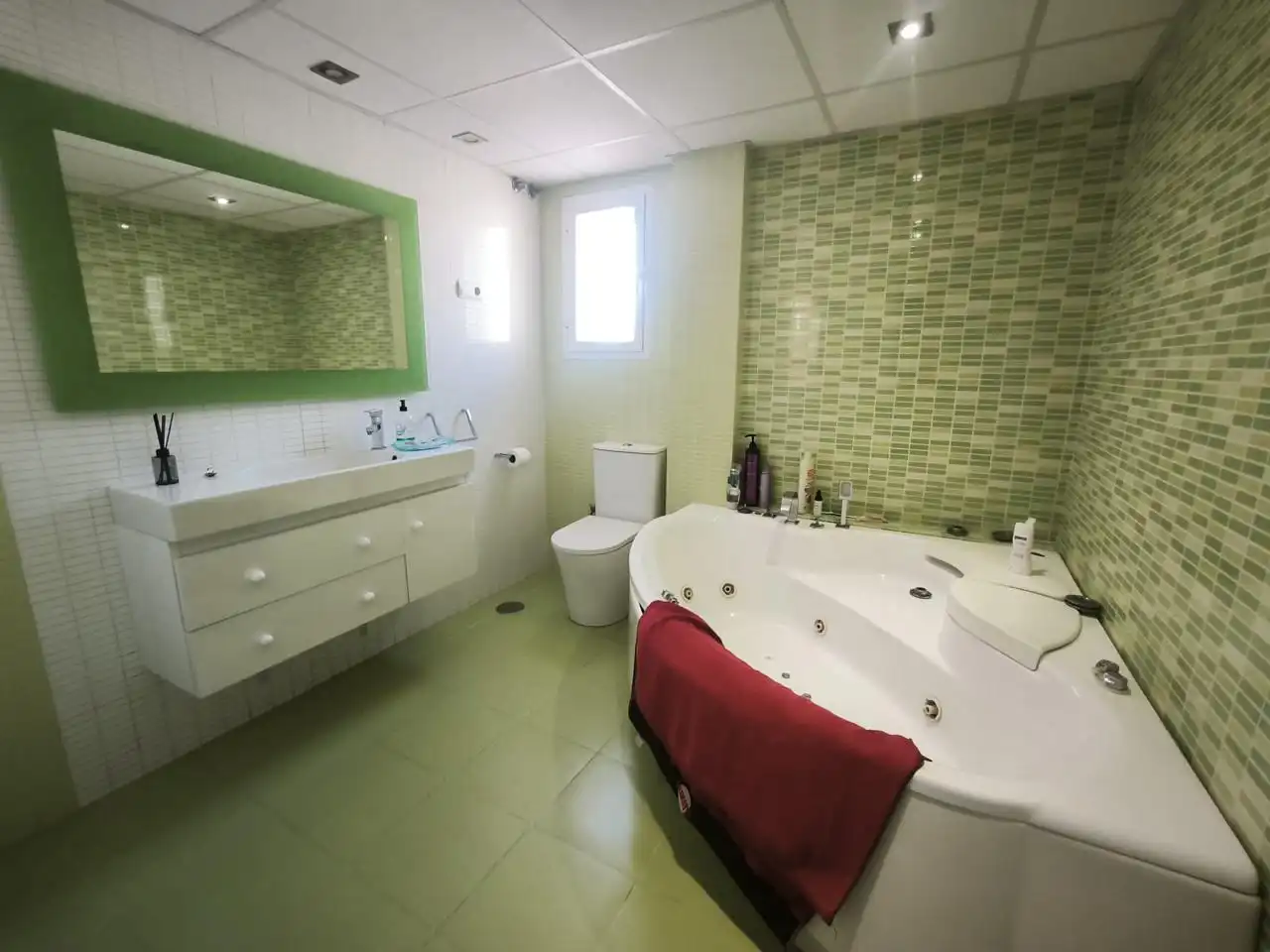 Bathroom of Houses for rent in Benalmádena  with Air Conditioner, Private garden and Terrace