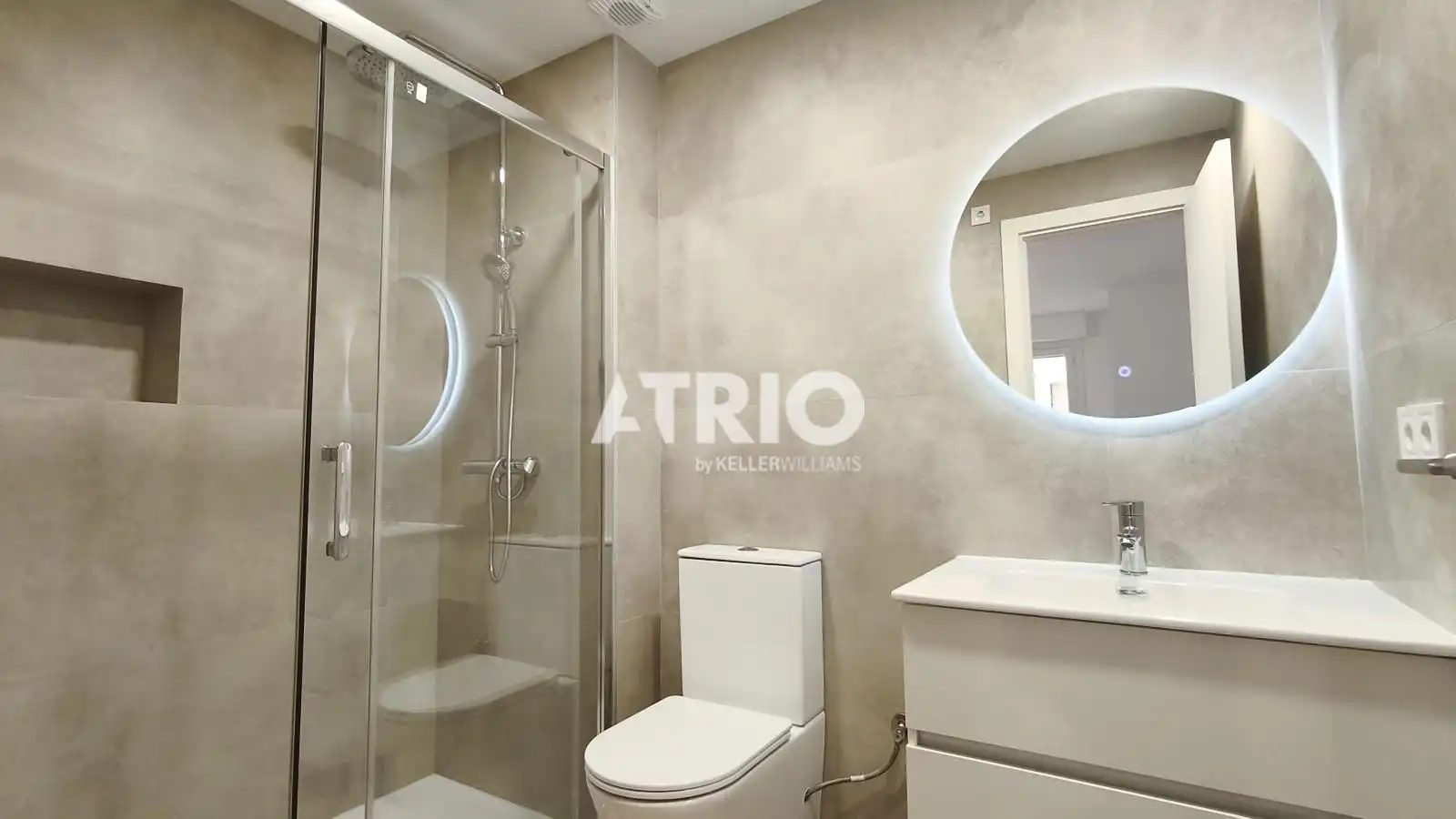 Baño de Piso en venta en  Palma de Mallorca con Aire acondicionado, Terraza y Alarma