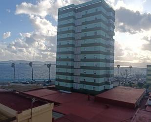 Vista exterior de Pis en venda en La Línea de la Concepción amb Terrassa i Moblat