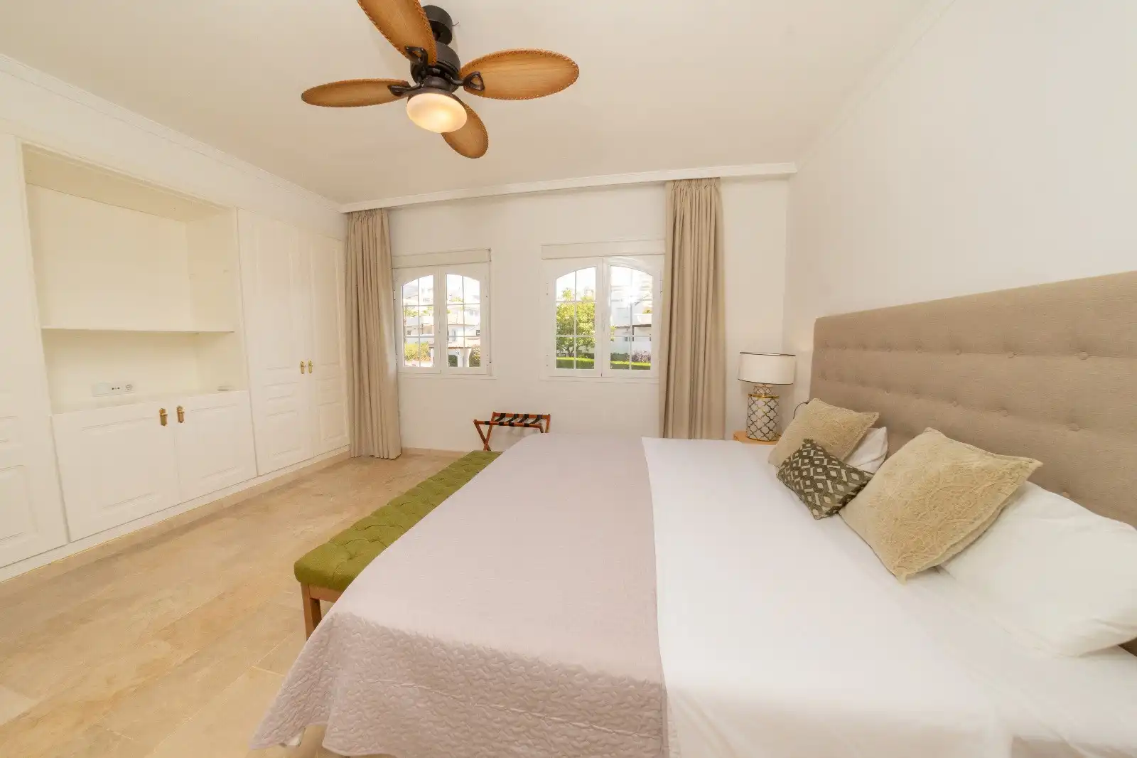 Bedroom of Detached homes for rent in Marbella  with Air Conditioner, Terrace and Storage room