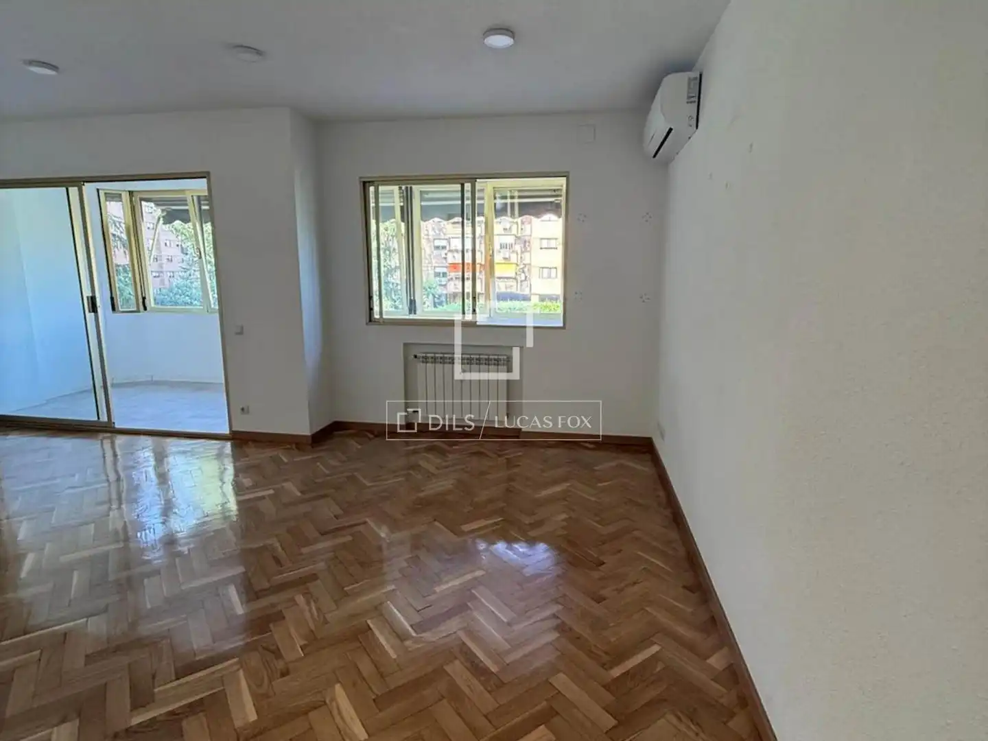 Bedroom of Flat for rent in Madrid  with Air Conditioner, Heating and Private garden