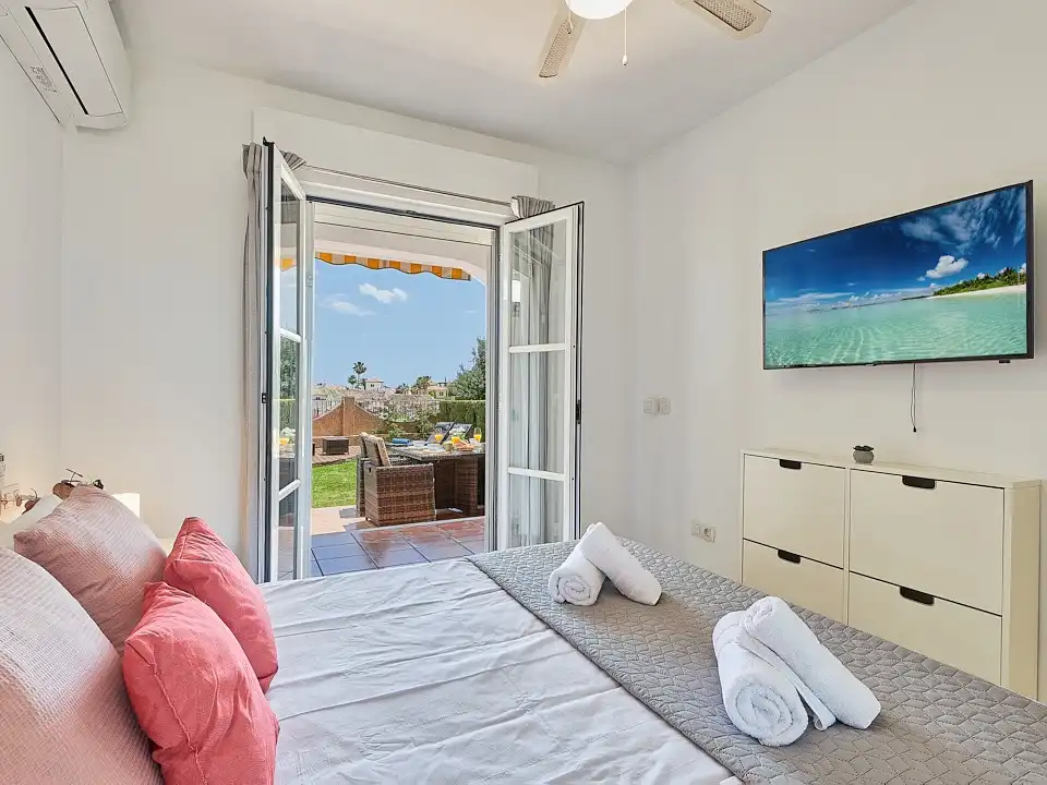 Habitatge amb piscina en venda a Calle Vélez Málaga del faro 280, imagen 4
