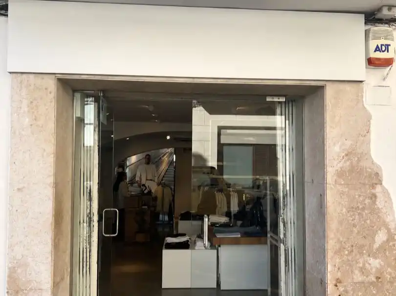Local de alquiler en Dalt de la Vila - La Marina