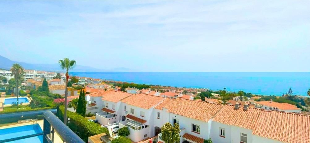 Exterior view of Attic for sale in Manilva  with Air Conditioner, Terrace and Community pool