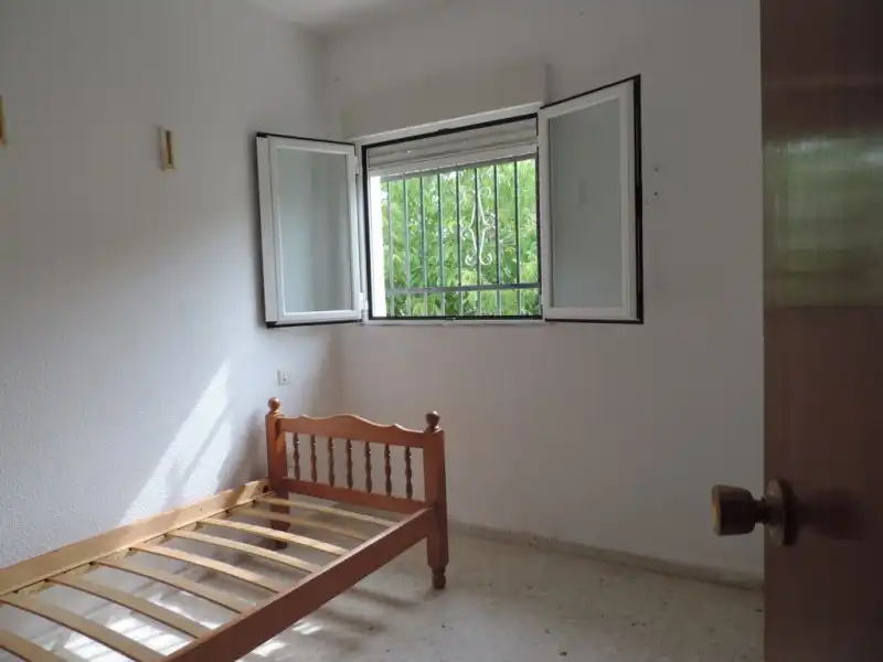 Schlafzimmer von Einfamilien-Reihenhaus zum Verkauf in Trijueque mit Heizung und Terrasse