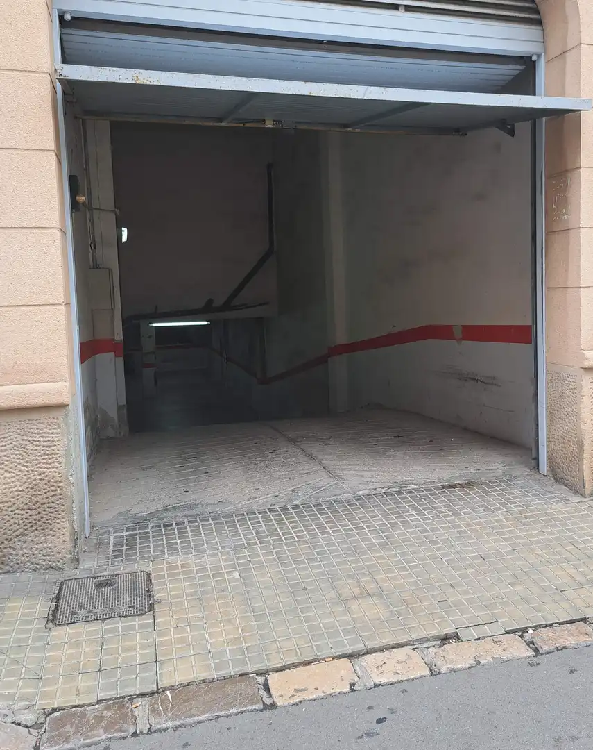 Garatge de lloguer a Carrer de Francesc Gumà, Centre