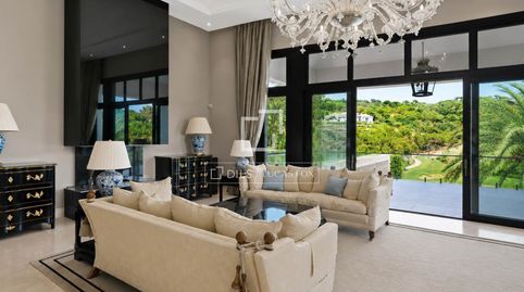 Residencia de 6 dormitorios y 7 baños en una parcela de 6.426 m, diseñada para combinar privacidad, bienestar, golf y entretenimie, imatge 4