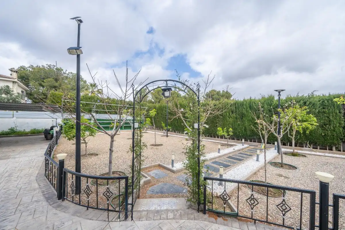 Garden of Houses for sale in San Vicente del Raspeig / Sant Vicent del Raspeig  with Air Conditioner, Heating and Private garden