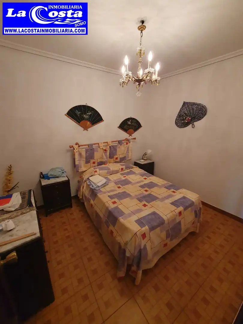 Habitación de Casa adosada en venta en Marina de Cudeyo con Jardín privado y Lavadora