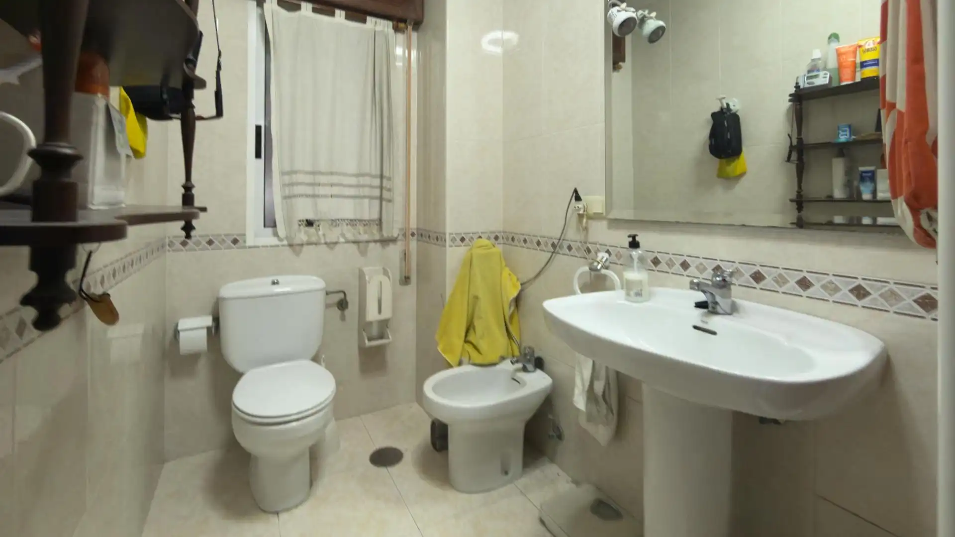 Baño de Piso en venta en Padrón con Calefacción, Trastero y Amueblado