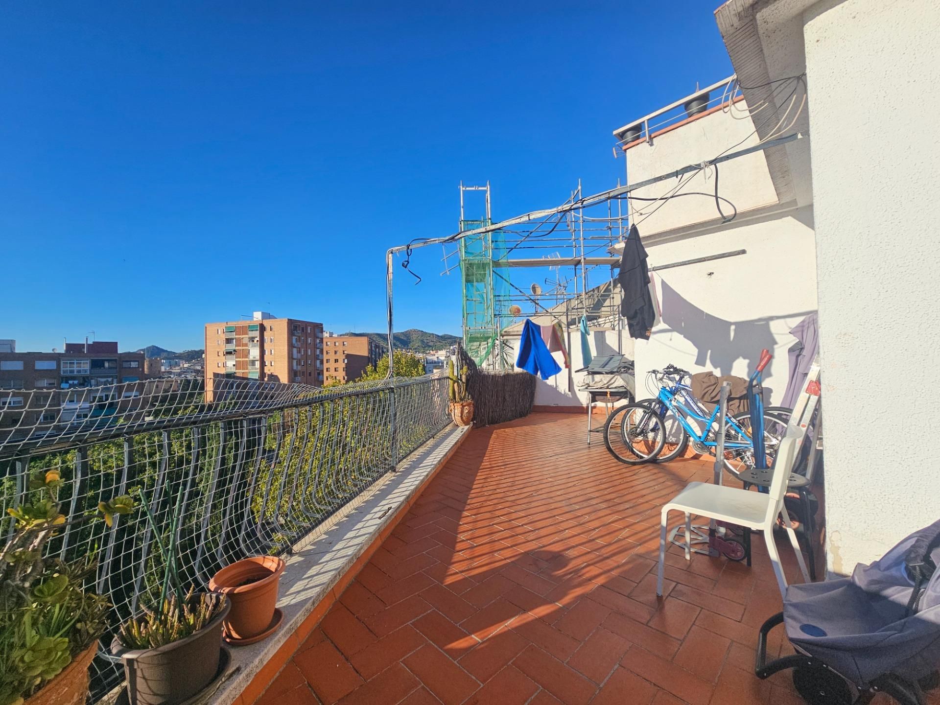 Terrassa de Àtic en venda en Santa Coloma de Gramenet amb Aire condicionat, Calefacció i Terrassa