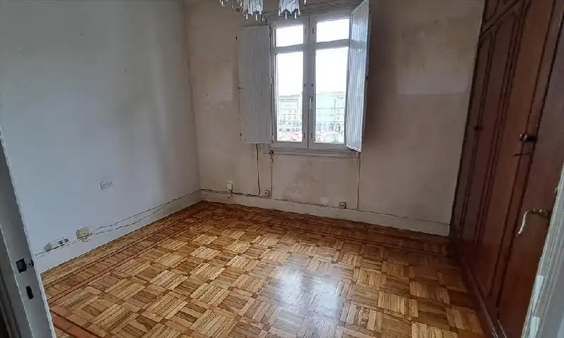 Habitación de Piso en venta en A Coruña Capital  con Trastero y Alarma