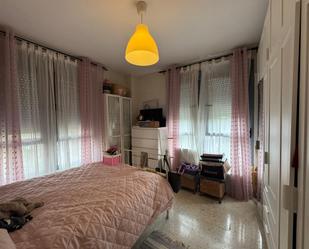 Bedroom of Flat for sale in  Sevilla Capital