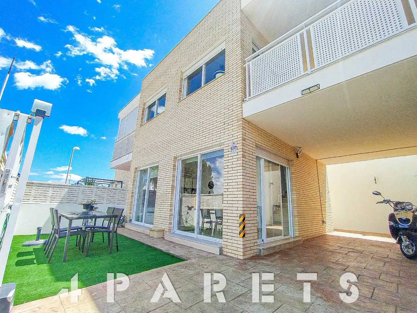 Vista exterior de Casa adosada en venta en Peñíscola / Peníscola con Aire acondicionado, Jardín privado y Terraza