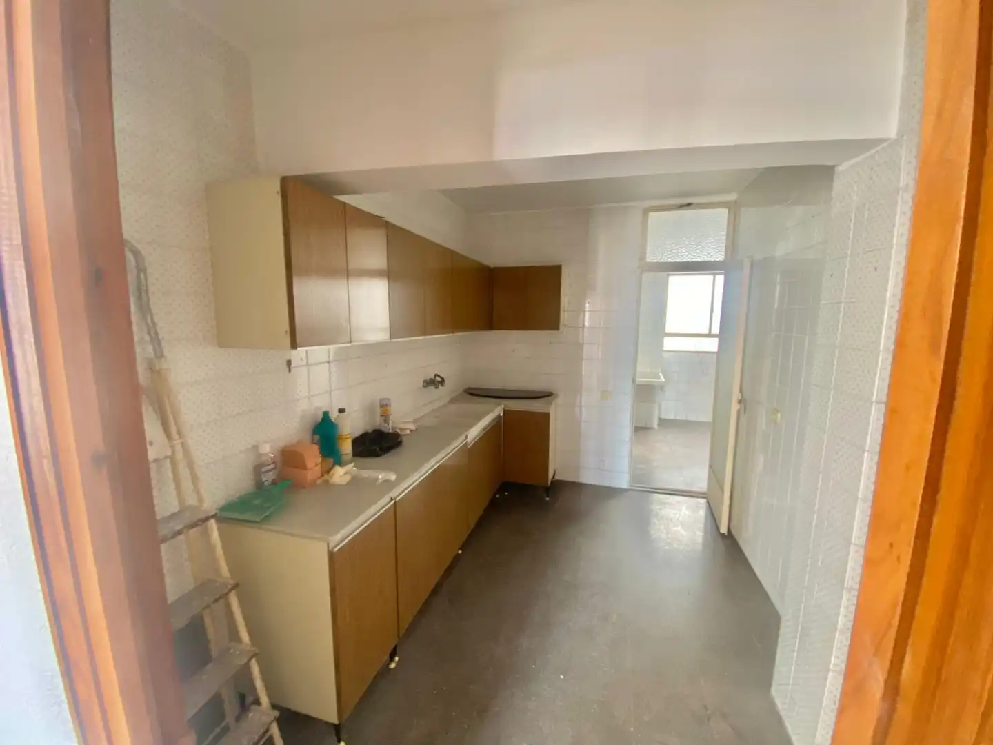 Küche von Wohnung zum Verkauf in Castellón de la Plana / Castelló de la Plana mit Balkon