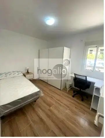 Bedroom of Ground floor for rent in Sevilla  with Air Conditioner and Furnished