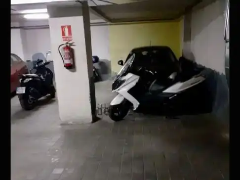 Parkplatz von Garage zur Miete in Madrid