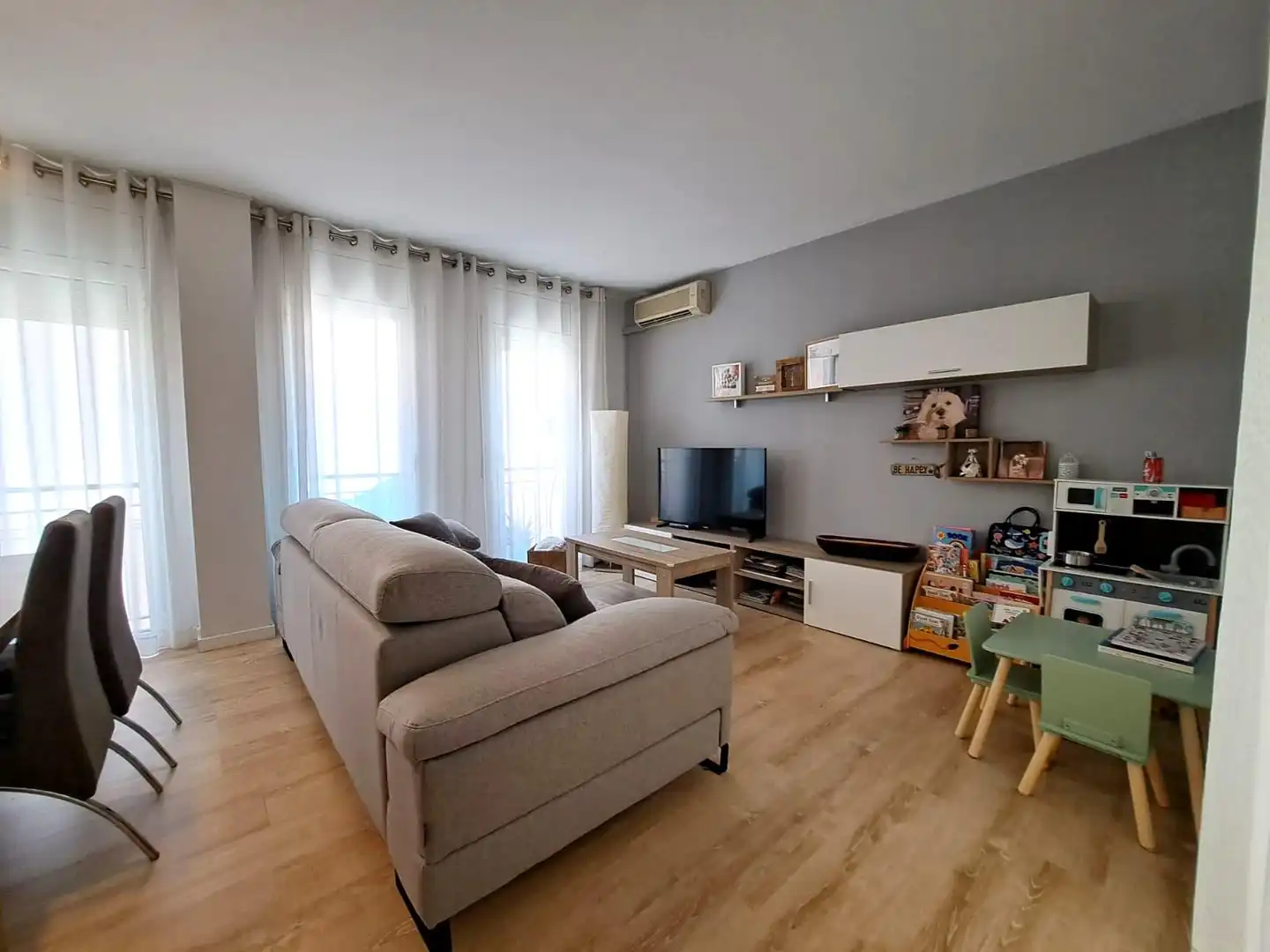 Sala d'estar de Pis en venda en Olesa de Montserrat amb Aire condicionat i Calefacció