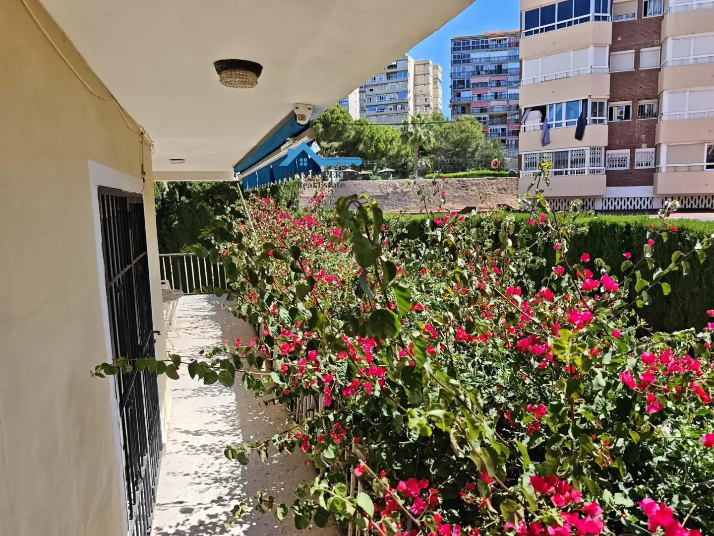 Terrassa de Casa o xalet en venda en Benidorm amb Aire condicionat, Calefacció i Jardí privat