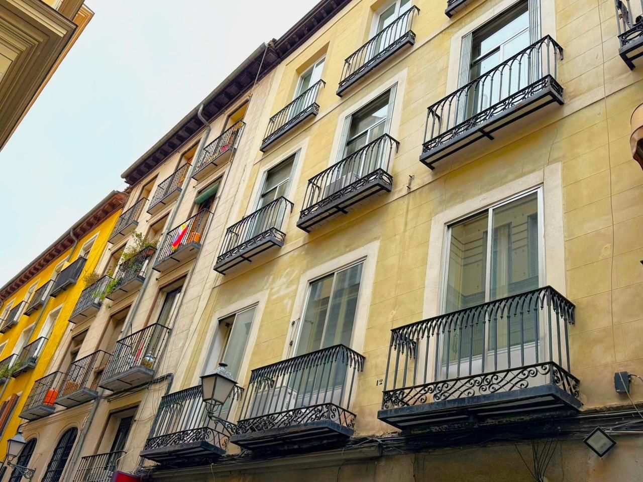 Exterior view of Planta baja for sale in  Madrid Capital  with Heating and Furnished