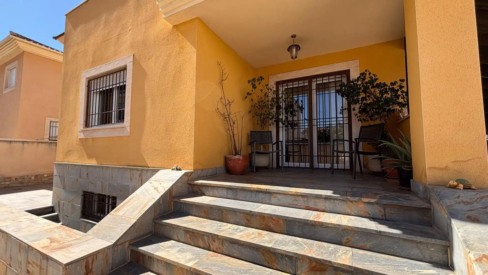 Detached house with terrace for sale in Calle Calle Naranjo de Bulnes