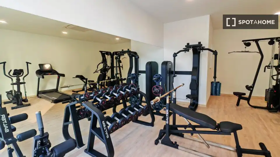 Flat for rent in Valencia  with Air Conditioner, Heating and Furnished