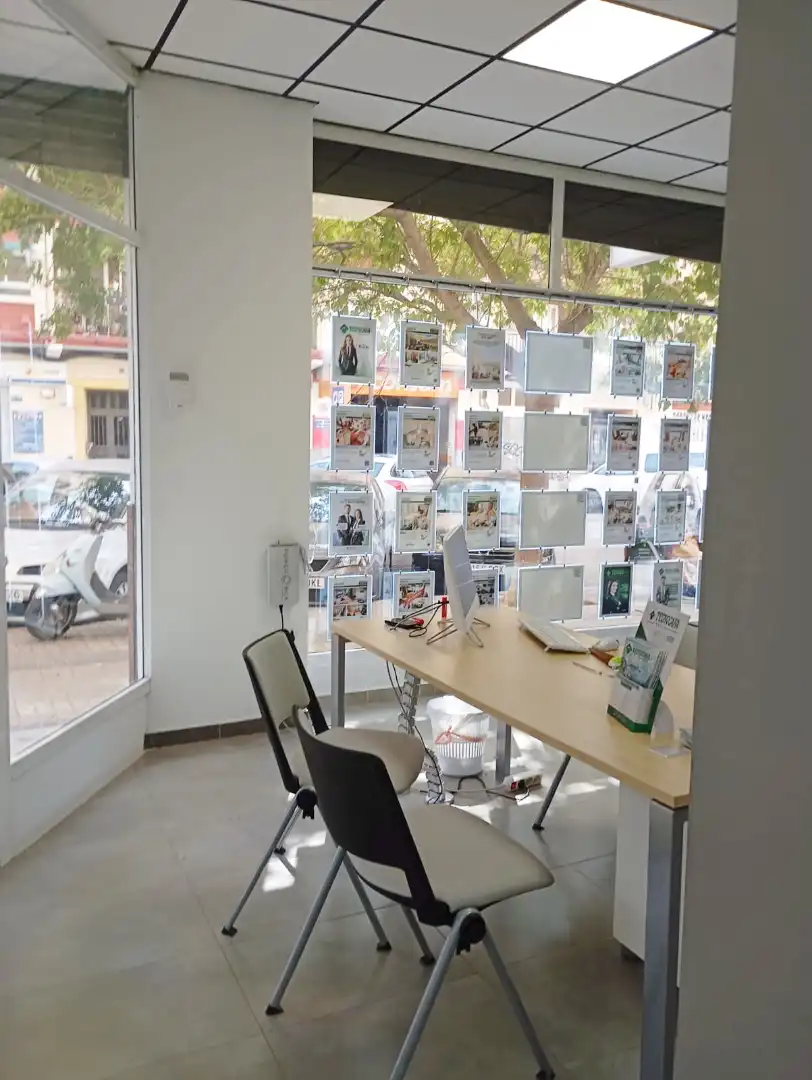 Local comercial en venda a Carrer de Jerónima Galés 26, imagen 3