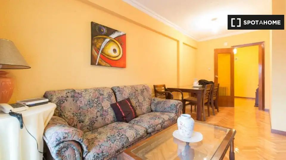 Sala de estar de Piso de alquiler en Alcalá de Henares con Aire acondicionado, Calefacción y Amueblado