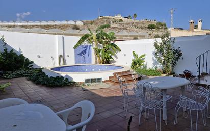 Piscina de Casa adosada en venda en Motril amb Aire condicionat, Terrassa i Piscina